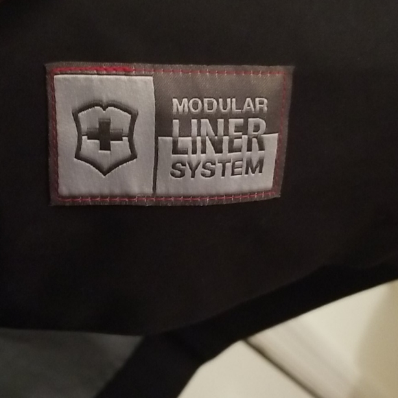 Victorinox rain jacket. Style G-Code - Picture 9 of 10